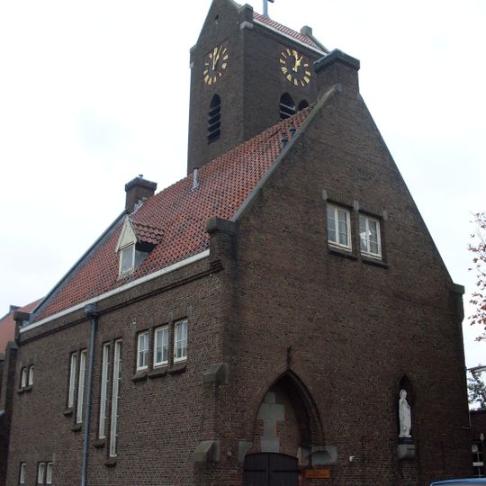 Voormalige ulo-school deel uitmakend van het rooms-katholiek kerkcomplex