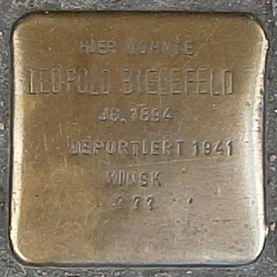 Stolperstein en memoria de Leopold Bielefeld