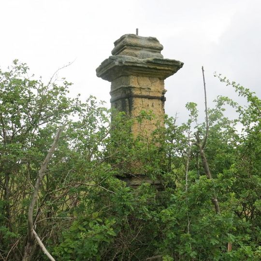 Kříž na pastvině severně od Verneřic