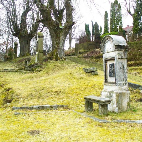 Kapličky Křížové cesty u kostela ve Vilémově