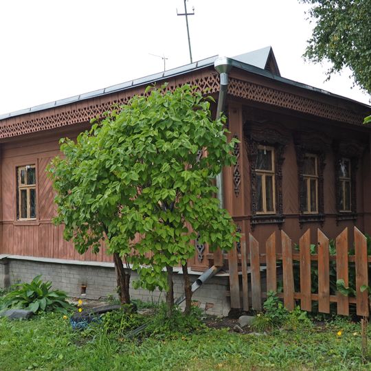 Дом Рюмина с кладовой палаткой