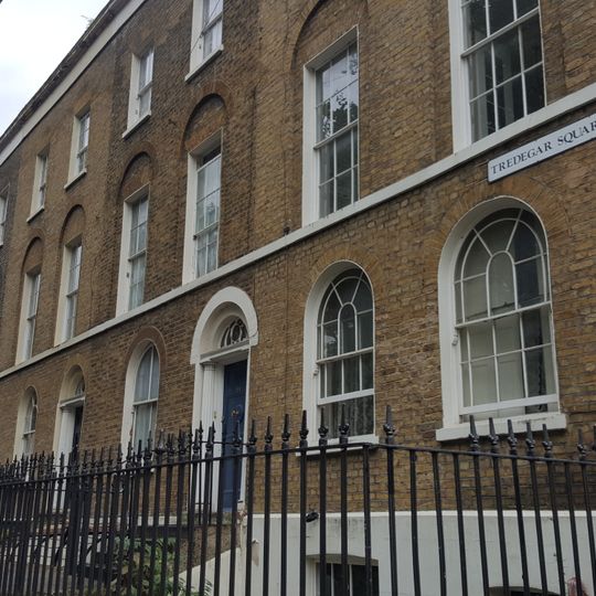 53-64, Tredegar Square E3