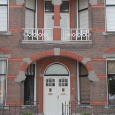 Herenhuis met toegangshek