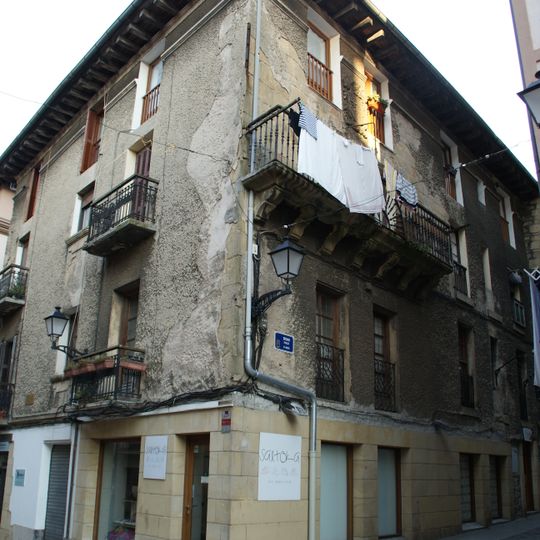 Casa Erdiko 1 / Beheko 2