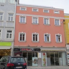 Wohn- und Geschäftshaus