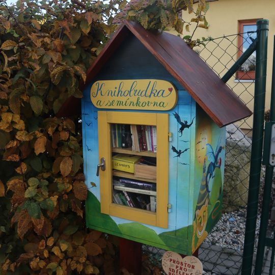 Knihobudka and Semínkovna