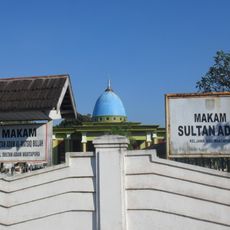 Tomb of Sultan Adam Al-Watsiq Billah