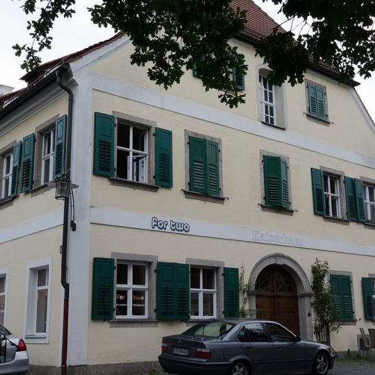 Wohn- und Geschäftshaus