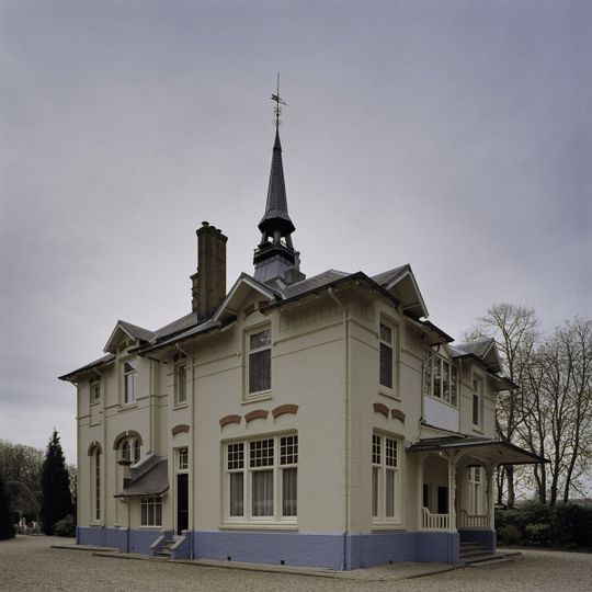 Aula Begraafplaats Vredenhof