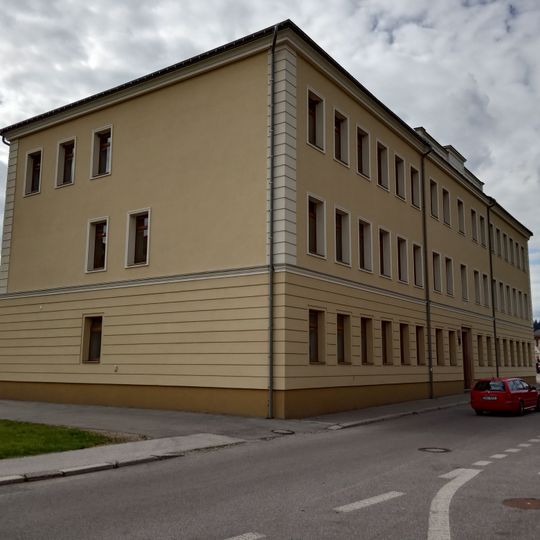 Dům dětí a mládeže, Hostinné