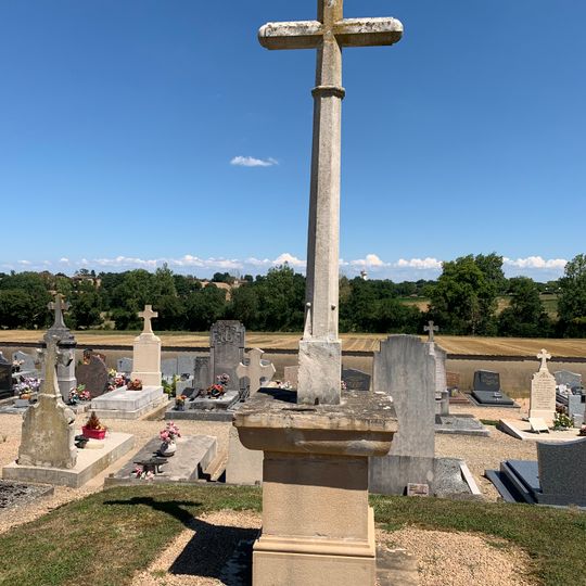 Cemetery cross of Saint-Julien-sur-Veyle