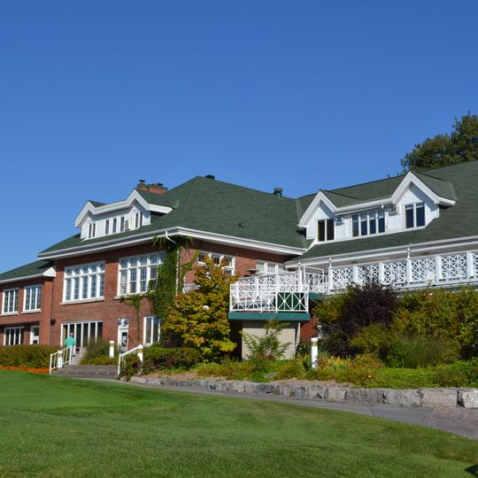 Chalet du Club-de-Golf-Rivermead