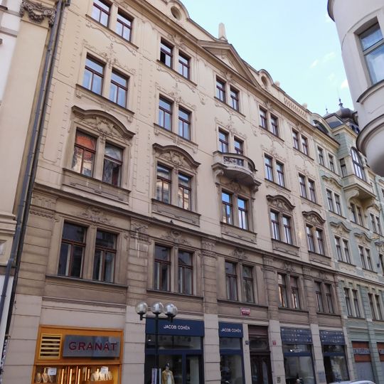 Staroměstské náměstí 8