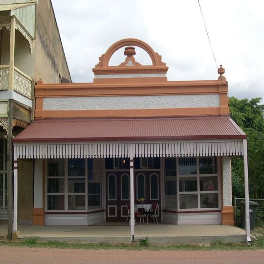 Shop adjacent to Thorps Building