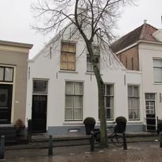 Voorstraat 8, Middelharnis