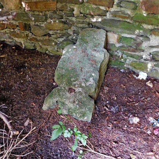 Smírčí kříž u kostela ve Žluticích