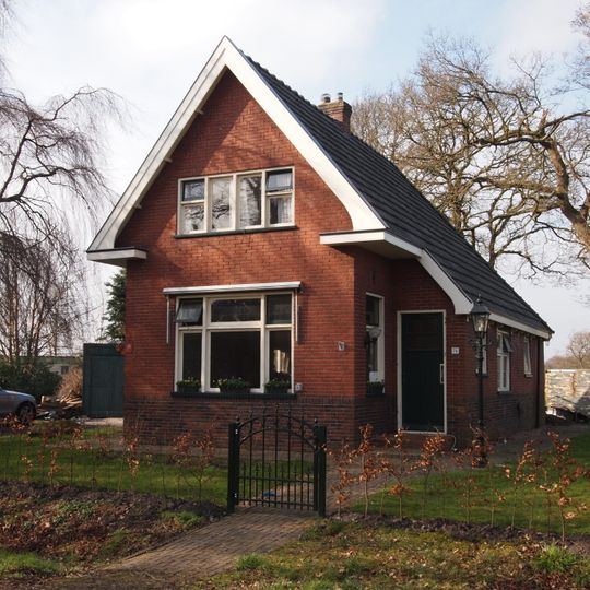 Arbeiderswoning in ambachtelijk-traditionele stijl