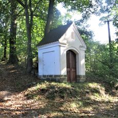 Kaplička u domu 62 v Karasech