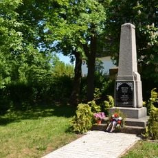 Pomník padlým ve Strojeticích u Podbořan