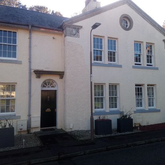 18-19 Earl Haig Gardens, Trinity, Edinburgh