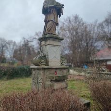 Socha svatého Jana Nepomuckého u kostela sv. Petra a Pavla v Mimoni