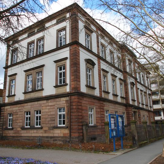 Ehemaliges Krankenhaus, heute AOK Bayern