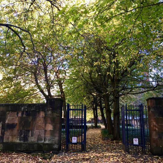 98 Ingram Street, Ramshorn Theatre, Churchyard