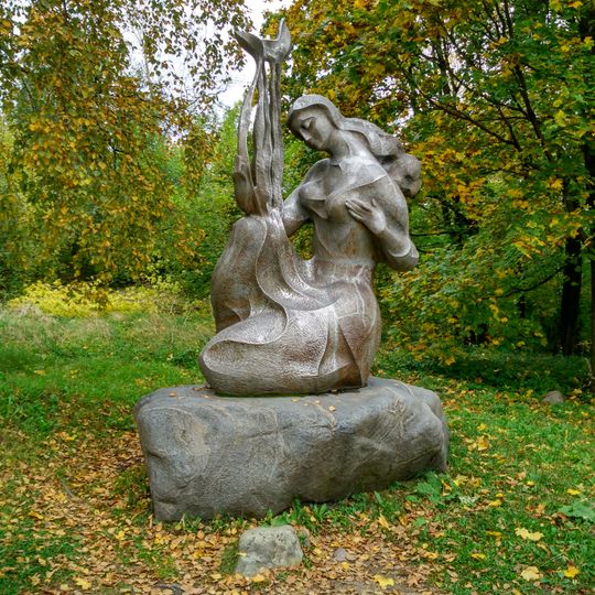 Melody sculpture, Petrozavodsk‎