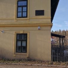 Pamětní deska Eduarda Grégra ve Lštění