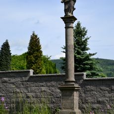 Mariánský sloup u hřbitova v Místě