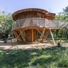 Souleyourt cabanes sous les arbres