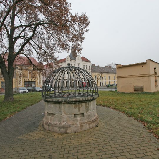 Kašna na náměstí Boženy Němcové