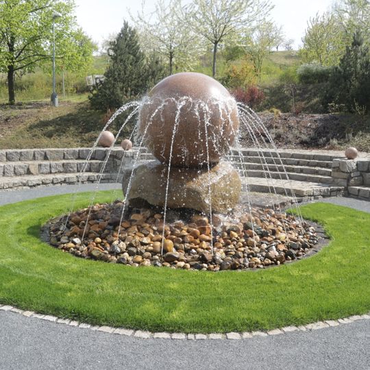 Fontána před areálem Pražských služeb