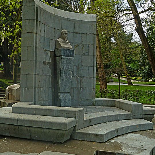Monument Leopoldo Alas "Clarín"