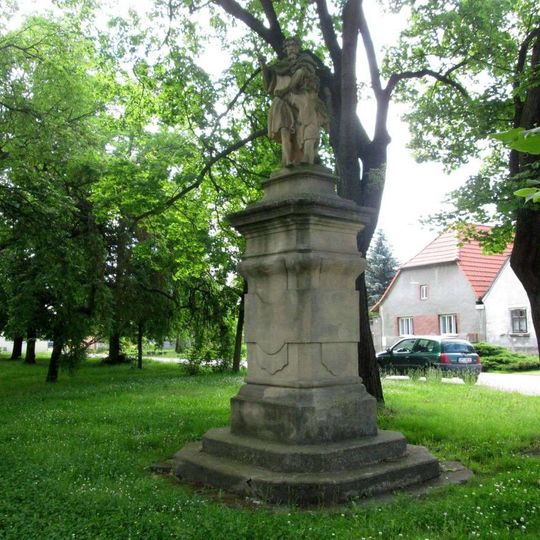 Socha svatého Josefa na návsi v Křimicích