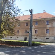 Budova manufaktury v Náměšti nad Oslavou