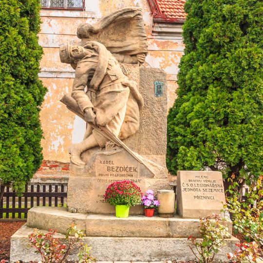 Pomník Karla Bezdíčka