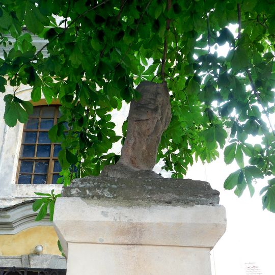 Socha svatého Jana Nepomuckého v Blatně u kostela