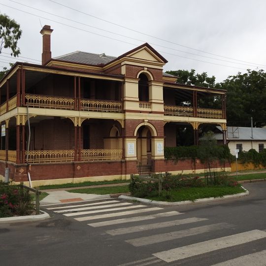 Old London Bank Building