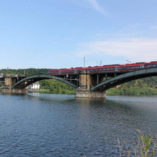 Gülser Eisenbahnbrücke in Koblenz