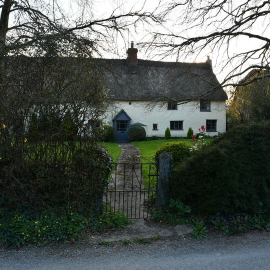 Nutt's Farmhouse With Former Barn To Rear