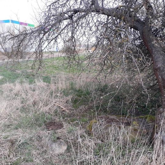 Kříž východně od Úherců u areálu Faurecie