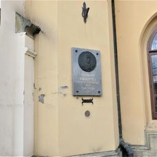 Pamětní deska Edvarda Beneše na budově radnice v Novém Bydžově