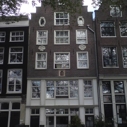 Monumental building at Kattenburgergracht 9A