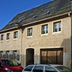 Wohnhaus in geschlossener Bebauung mit Hofflügel Pirnaer Straße 8