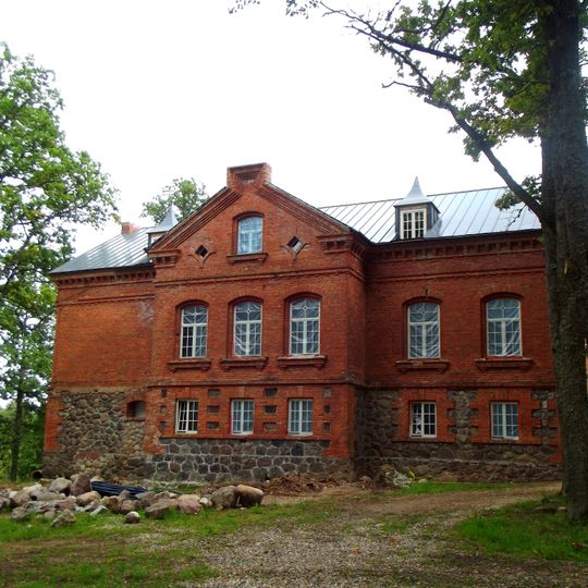 Lubeja Manor