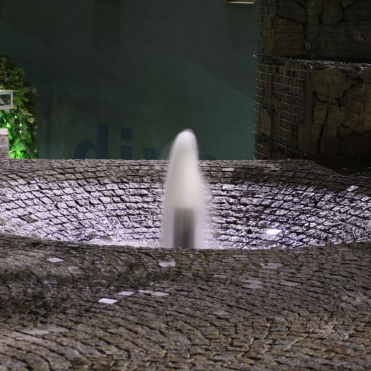 Malá fontána v areálu Městského divadla v Brně