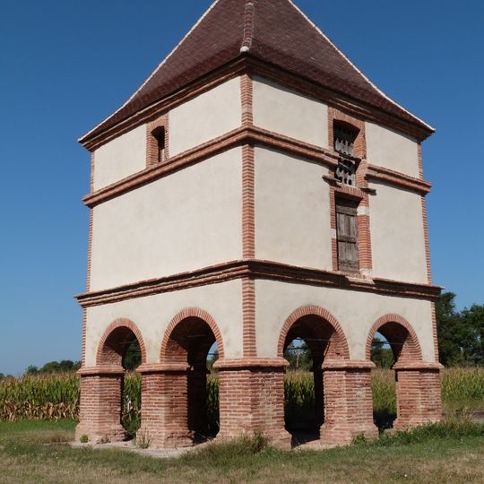Pigeonnier du château de Lastours