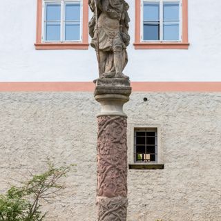 Socha svatého Václava u zámku v Dobřichovicích