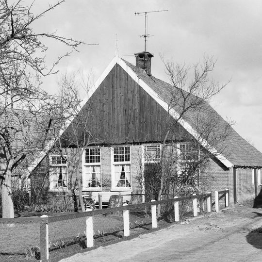 Oosteinde 323, Vriezenveen